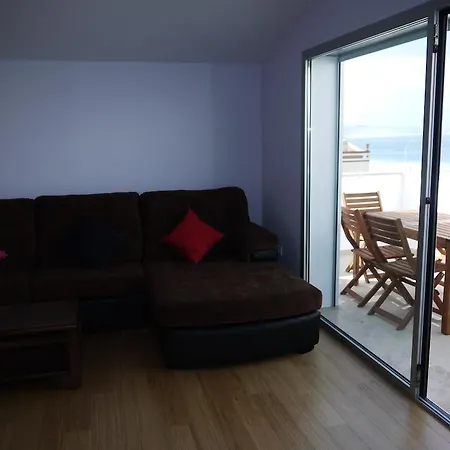 Bed & Seaside נאזרה